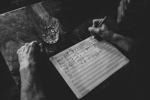 Janosch Korell - Bassist und Komponist - Storno von Kai Scherhans